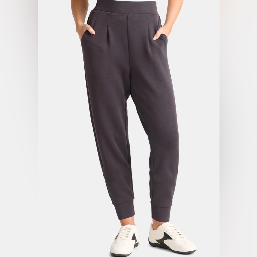 Aviva Pleated Joggers - Medium